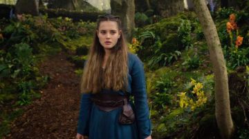 Cinturón de cuero de Nimue (Katherine Langford) en Cursed: The Rebel (S01E01)