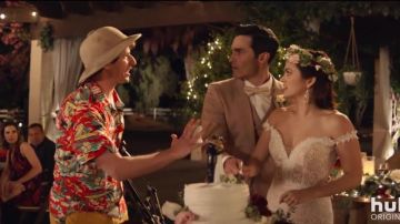 Safari hat worn by Nyles (Andy Samberg) in Palm Springs
