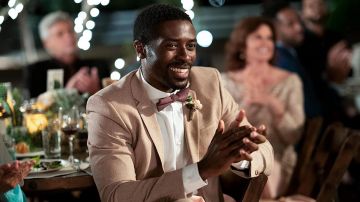 Pink suit worn by Jerry (Tongayi Chirisa) in Palm Springs