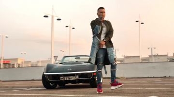 Zapatillas Versace Chain Reaction de Tovaritch en su clip BRATVA IV (Hololo) Feat Красное Дерево
