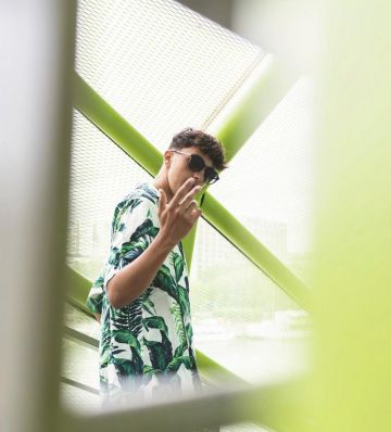 Les lunette de soleil portées par Inoxtag sur son compte Instagram @inoxtagytb