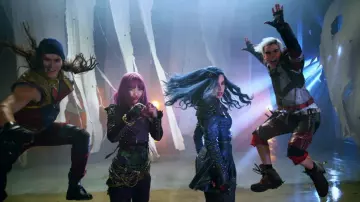 Las botas de Carlos del Infierno (Cameron Boyce) en Descendant 2