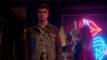 Two Tone Denim jacket worn by Samuel Garcia (Itzan Escamilla) in Elite (S02E01)