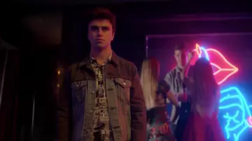 Two Tone Denim jacket worn by Samuel Garcia (Itzan Escamilla) in Elite (S02E01)