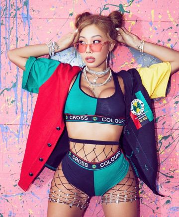 The jacket coloured worn by Jessi on his account Instagram @jessicah_o