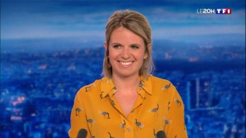 La chemise manches longues en soie imprimee safran de Garance Pardigon dans Le Journal de 20 heures de TF1 le 21.07.2020