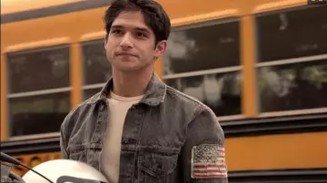 La veste en jean Ralph Lauren de Scott McCall (Tyler Posey) dans la série Teen Wolf (Saison 3 Épisode 1)
