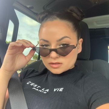 The black top is Life Paris of Sammie on his account Instagram @itsssammiee