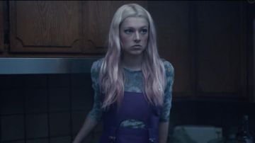 Top de manga larga Daisy usado por Jules Vaughn (Hunter Schafer) en Euphoria (S01E01)