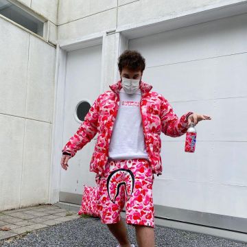The shorts Bape Pink worn by Max Miller in his account Instagram @miller 