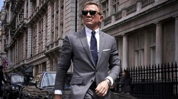 Tom Ford O'Connor Prince of Wales Grey Suit worn by James Bond (Daniel Craig) in No Time to Die