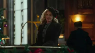 Black hat worn by Evelyn (Elisabeth Shue) in Greyhound