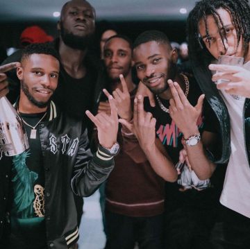 La veste bomber Trapstar portée par Dave sur son compte Instagram @Santandave