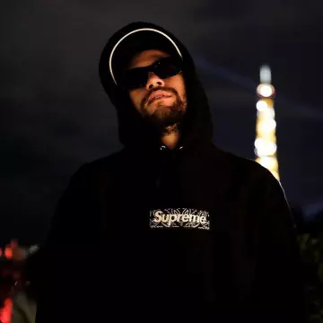 La sweatshirt noir Supreme Bandana Box Logo porté par Neymar  sur son compte Instagram @neymarjr 