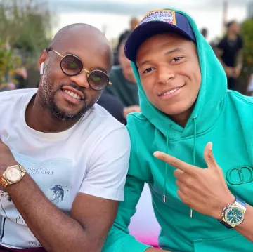 La sudadera con capucha verde Dior que lució Kylian Mbappé en su cuenta de Instagram @k.mbappe 