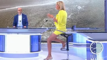 The playsuit yellow to the steering wheel of Natacha Harry in Télématin the 30.07.2020