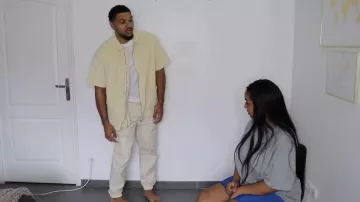 The cargo pants in cream as worn by Domi in the YouTube video MY GIRL JUDGE MY SHOPPING ! A SHOPPING VREUUMANT...