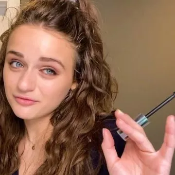 The necklace worn by Joey King during the filming of Vogue's Makeup video