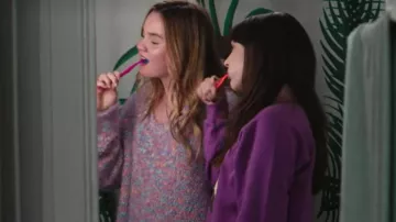 Multicolored Knit Sweater worn by Clara (Liana Liberato) in Banana Split