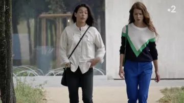 Le pull à chevron blanc vert bleu de Sofia (Marie-Clotilde Ramos-Ibáñez) dans la série Un si grand soleil (Saison 2 Épisode 186)
