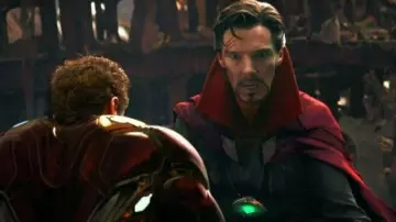 La réplique de l'oeil d'Agamotto de Dr. Stephen Strange (Benedict Cumberbatch) dans Doctor Strange