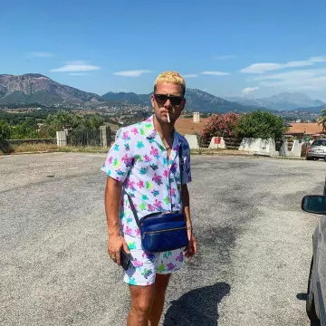 La sac bandoulière Louis Vuitton porté par PLK sur son compte Instagram @plkpb 