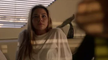 White long sleeve top worn by Sarah Cameron (Madelyn Cline) in Outer Banks (S01E02)
