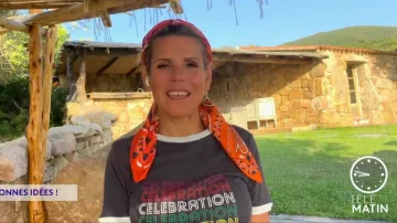 Le tee shirt gris anthracite à inscriptions "célébration" multicolores de Laura Tenoudji dans Télématin le 01.08.2020