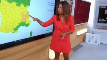 The dress blazer red with golden buttons Myriam Seurat in the 6 o'clock info the 30.07.2020