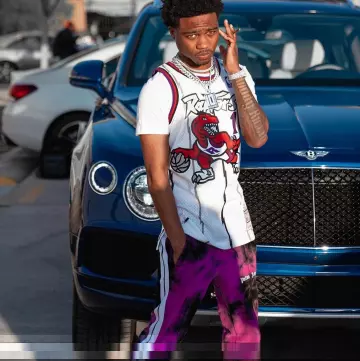 Le maillot NBA des Raptors porté par Roddy Ricch sur son compte Instagram @roddyricch 