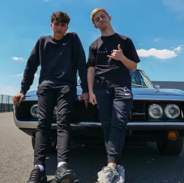 Le sweatshirt noir Nike porté par Inoxtag sur son compte Instagram @inoxtagytb 