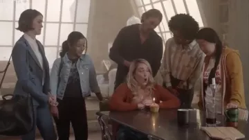 The tank top Grl Power of Alice Kwan (Sherry Cola) in Good Trouble (Season 1 Episode 10)