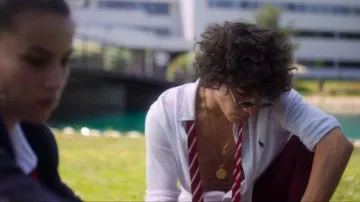 The white shirt Ralph Lauren of Valerio Montesinos (Jorge López) in Elite (Season 3 Episode 2)