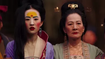 Pendientes colgantes usados por Mulan (Liu Yifei) en Mulan