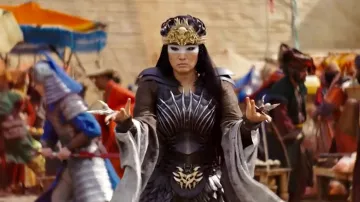 Crown worn by Xianniang (Gong Li) in Mulan