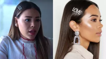 La barrette pour cheveux LOVE de Lu Montesinos (Danna Paola) dans Élite