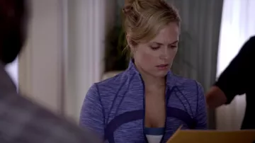 Lululemon Veste de Juliet O'Hara (Maggie Lawson) en Psy (S06E16)