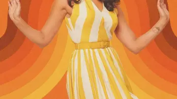 Vestido amarillo y blanco de línea abrochada de Allison Hargreeves Emmy Raver-Lampman en The Umbrella Academy