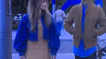 Looks from the movie Work It: Quinn Ackerman (Sabrina Carpenter) wears a denim jacket on the street