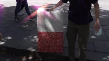 Cargo pants khaki worn by Hugo Posay in the video YOU get, IF YOU SUCCEED (Micro-Trottoir Châtelet with @FastGoodCuisine )