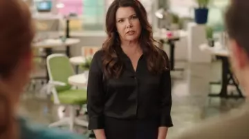 Jupe portée par Joan (Lauren Graham) dans Zoey et son incroyable Playlist (S01E01)