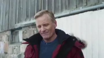 Parka red John Peterson (Viggo Mortensen) in Falling