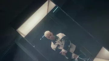 La veste Blue Marble portée par Squeezie dans son clip Guépard feat. Nemir