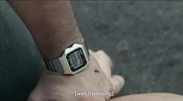 Aspecto de la película Project Power: Joseph Gordon-Levitt usa un reloj digital Casio para su papel de Frank
