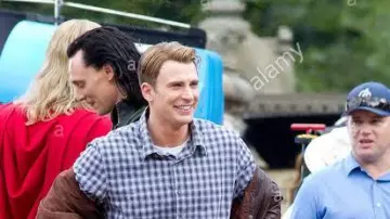Camisa a cuadros usada por Chris Evans en Los Vengadores (2012) de Steve Rogers / Capitán América Chris Evans en Los Vengadores