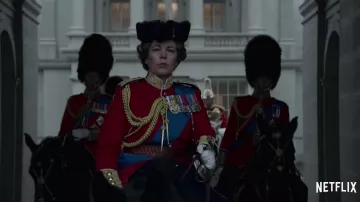 Royal uniform worn by Queen Elizabeth II (Olivia Colman) in The Crown (S04)