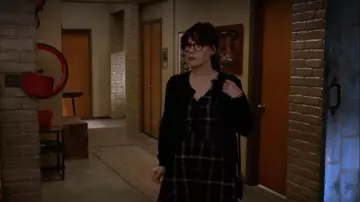 Robe à carreaux de Jess Day (Zooey Deschanel) dans New Girl (S07E08)