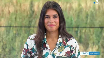 La camisa ecru floral estampada de Émilie Tran Nguyen en el 12/13 ,Journal de France 3 de 25.08.2020