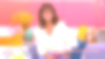 The top cover heart floral print of Faustine Bollaert in It starts today the 26.08.2020