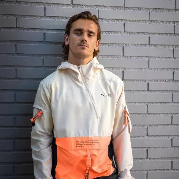 The tracksuit jacket Puma worn by Antoine Griezmann on his account Instagram @antogriezmann